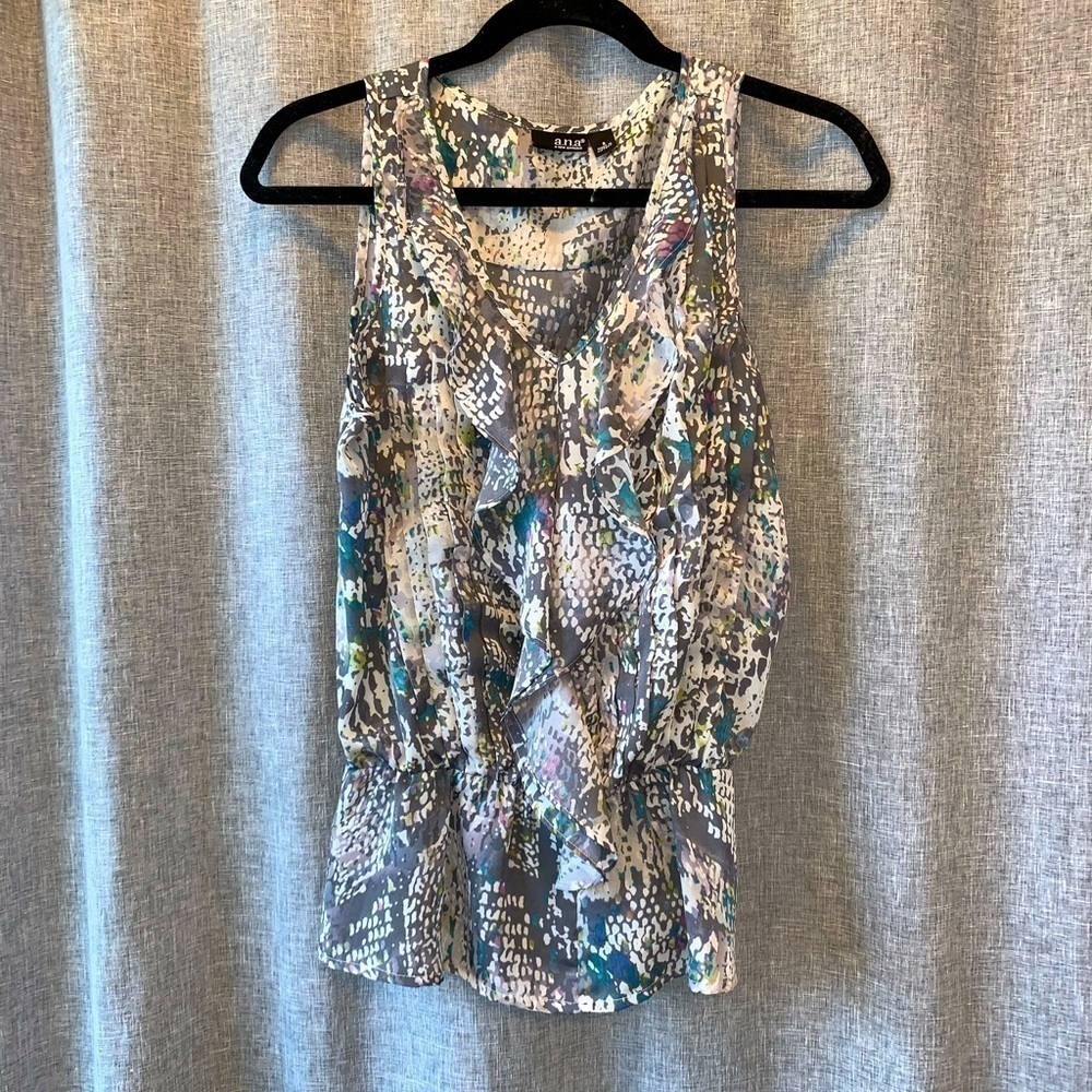 Women’s Ana Ruffle Front Top Size Small